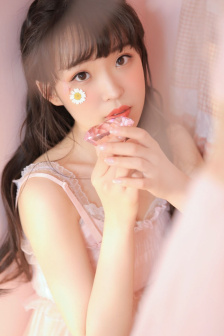 老师你裙子能再穿短一点吗